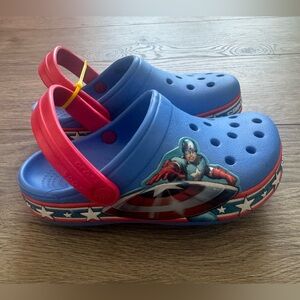 NWOT Crocs 202678 Classic Clog Captain America Youth Blue Croslite SlipOn C10/11